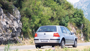 Carina prodala automobil pod potragom Interpola