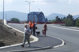 Čačak: plavi most spreman za saobraćaj
