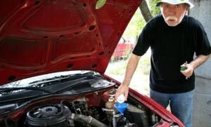 Vozi "reno" sipa vodu - Marijan Radanec napravio originalan automobil