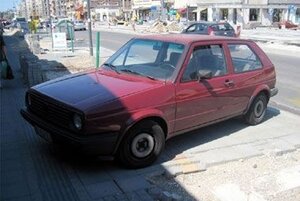Nesavesni vozači uništavaju nove betonske ploče