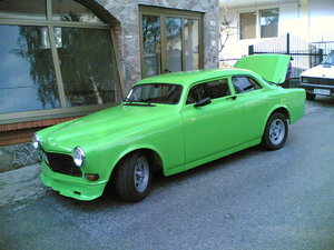 Volvo Amazon iz 1967. sa spuštenim krovom na našem sajtu