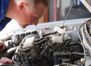 Da li su noviji automobili prekomplikovani za „uradi sam“ održavanje?