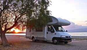 Kamp prikolica ili kamper - šta je bolje i isplativije?