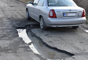 Udarna rupa vam je polomila felnu – imate li pravo na odštetu