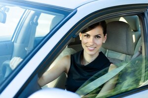 Pet žena koje su obeležile auto industriju