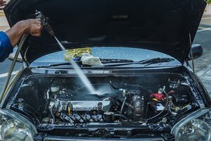 Kako oprati motor automobila i da li je to rizično?