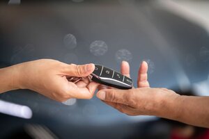 Kupili ste polovni automobil? Saznajte zašto stručnjaci savetuju dubinsko pranje auta