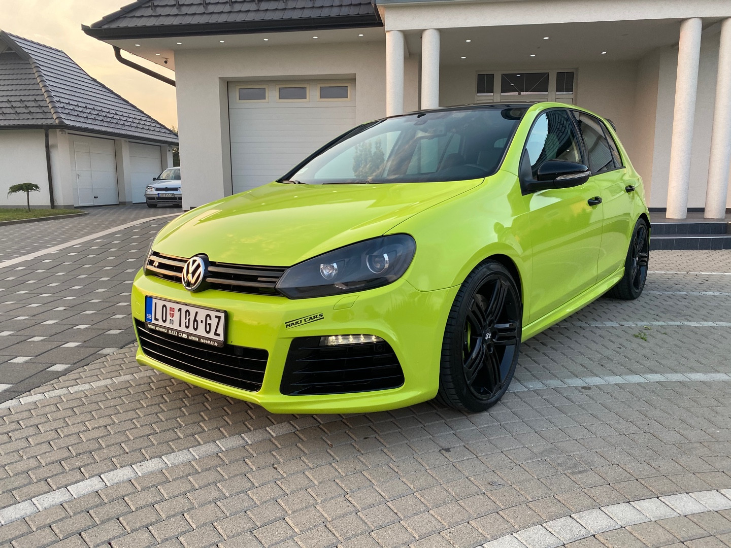 dealer-image