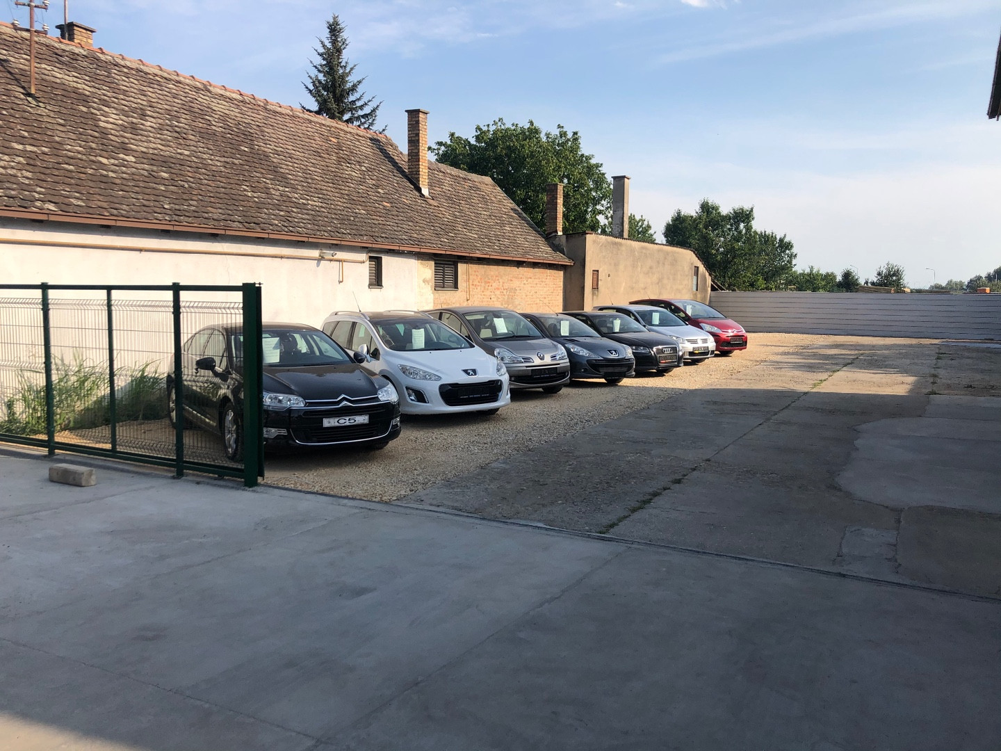 dealer-image