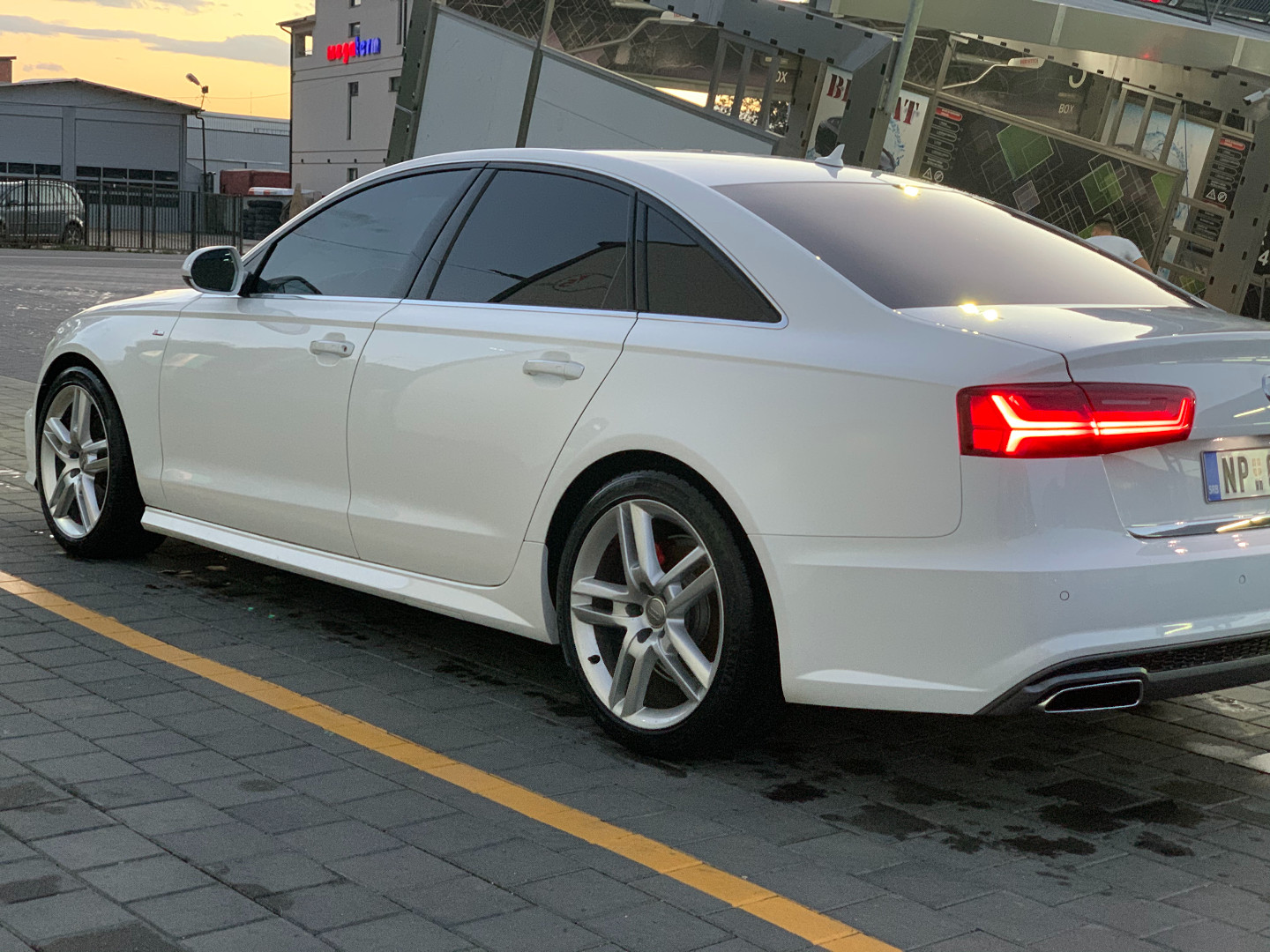 dealer-image