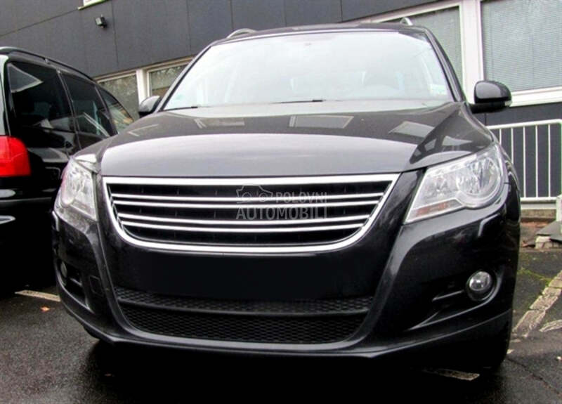 Maska bez znaka za Volkswagen Tiguan od 2007. do 2011. god.