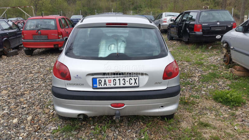 Peugeot 206 - kompletan auto u delovima