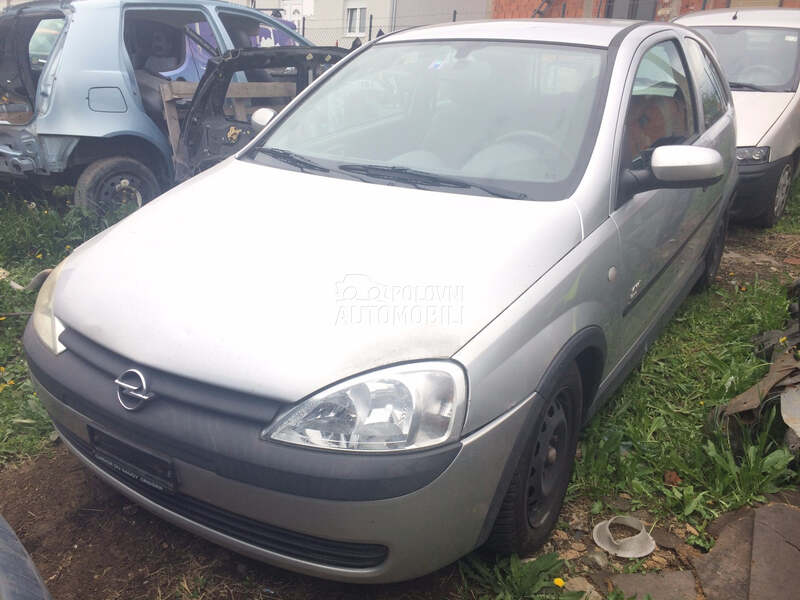 Opel Corsa C - kompletan auto u delovima