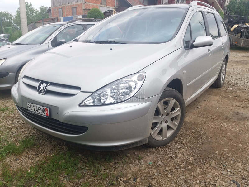 Peugeot 307 - kompletan auto u delovima