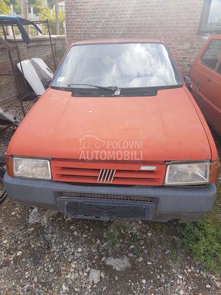 Fiat Uno 1990. god. - kompletan auto u delovima