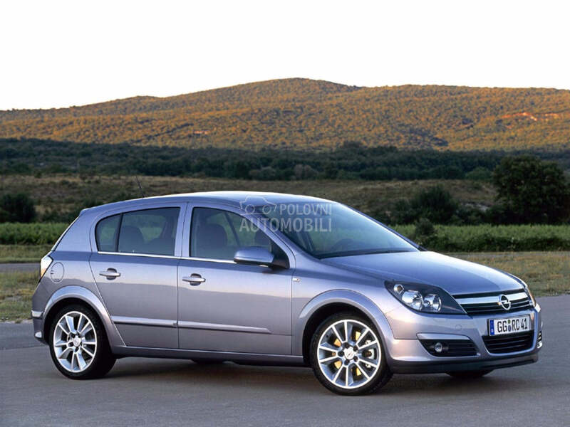 Opel Astra H -  kompletan auto u delovima