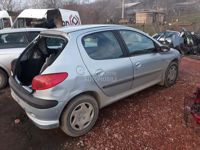 Peugeot 206 - kompletan auto u delovima