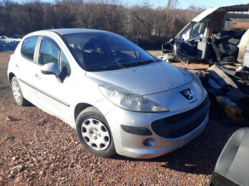 Peugeot 207 - kompletan auto u delovima