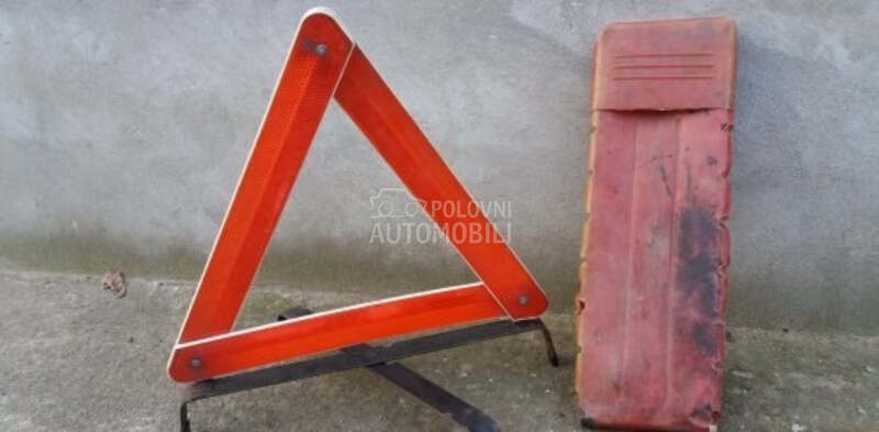 Sigurnosni trougao za Alfa Romeo 147, 156