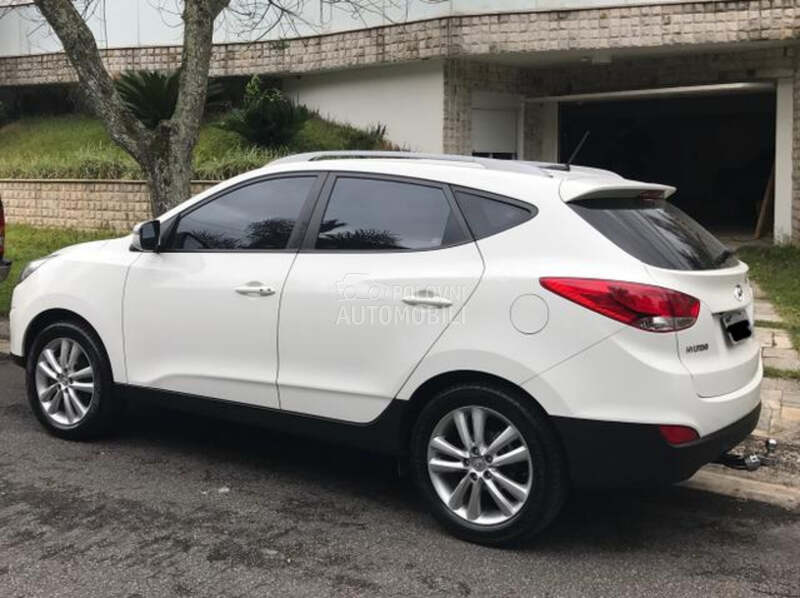 Hyundai ix35 2011. god. - kompletan auto u delovima
