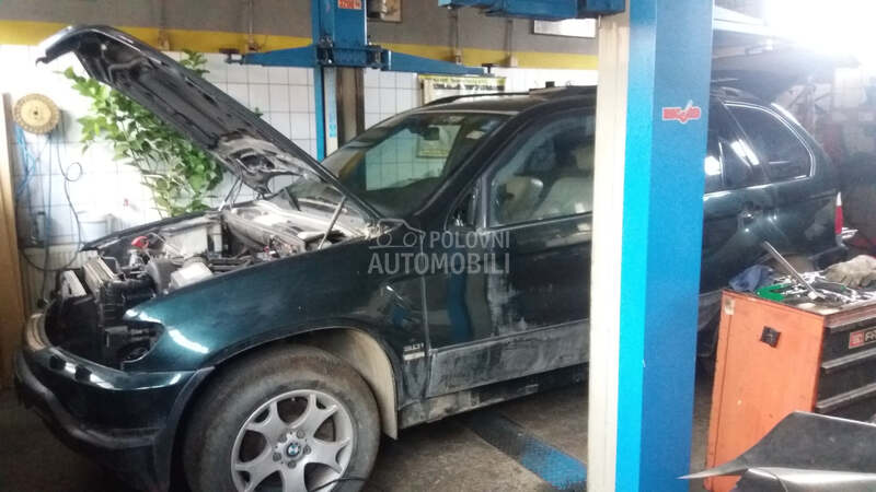 Delovi za BMW X5 2003. god.