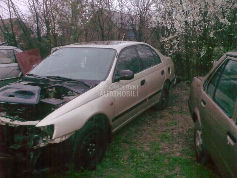 Toyota Carina -  kompletan auto u delovima