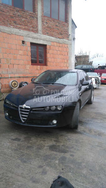 Delovi za Alfa Romeo 159 2005. god.