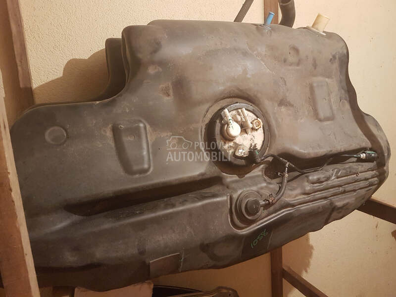 Rezervoar za Toyota Avensis od 2000. do 2015. god.