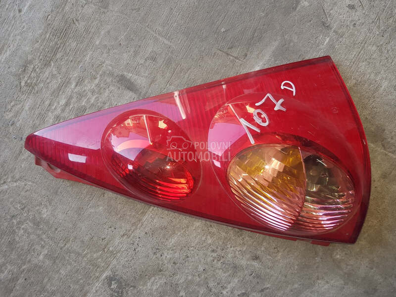Stop lampa za Peugeot 107 od 2001. do 2004. god.