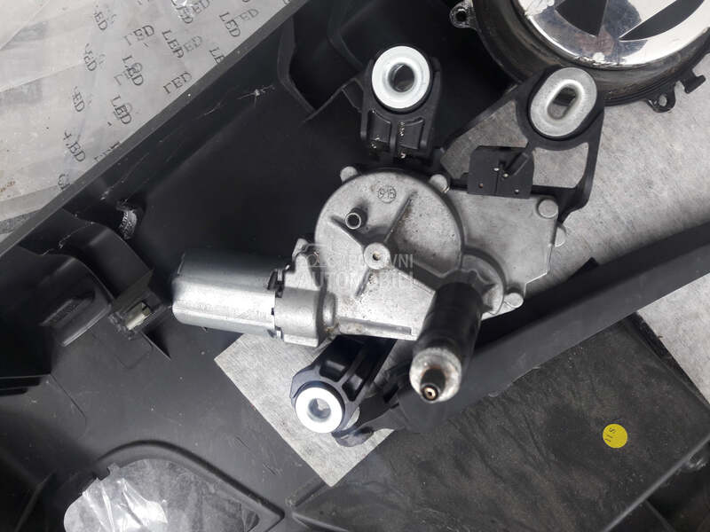 Zadnje motorce brisaca za Volkswagen Golf 5 od 2004. do 2007. god. za Volkswagen Golf 5 od 2004. do 2007. god.