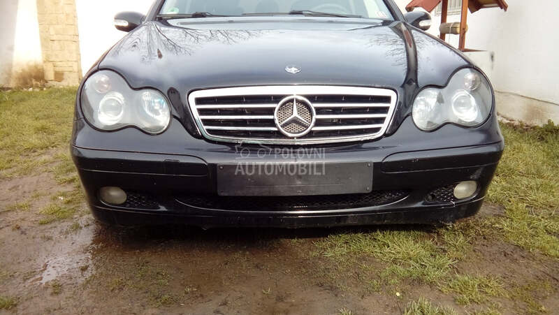Mercedes Benz C 220 2002. god. - kompletan auto u delovima
