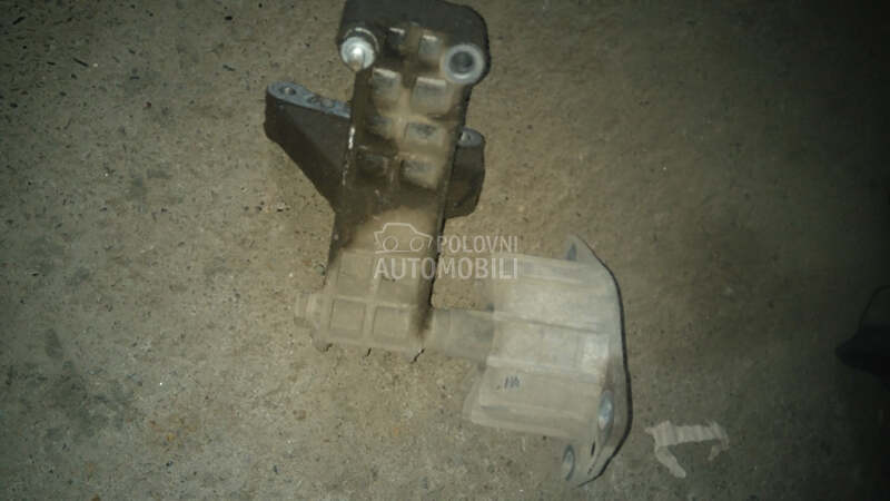 Nosac motora za Alfa Romeo 156 od 2000. do 2003. god.