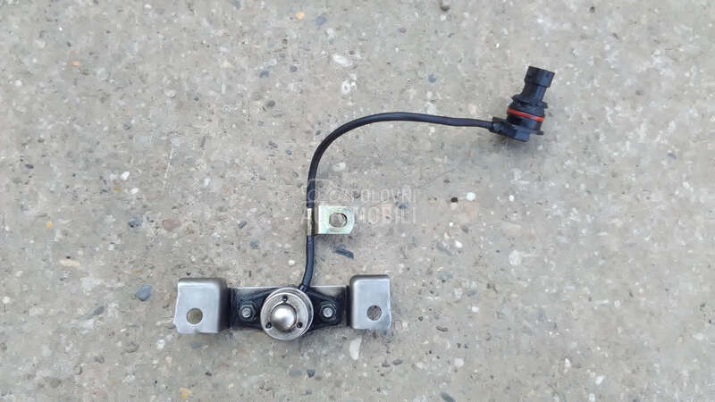 Senzor ulja za Opel Astra H, Corsa C, Meriva od 2003. do 2010. god.