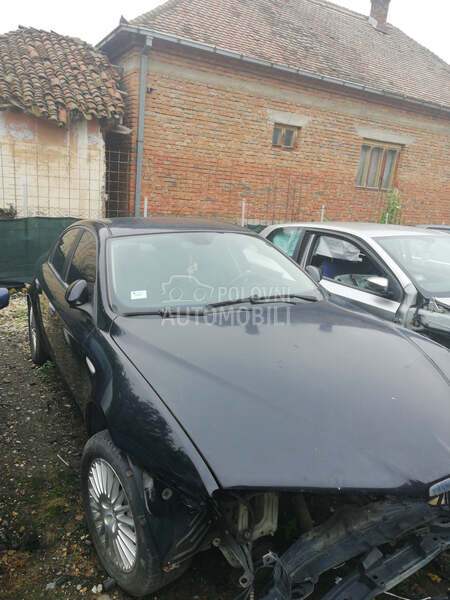 Alfa Romeo 159 2003. god. - kompletan auto u delovima