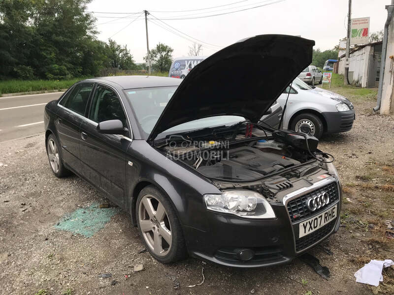 Audi A4 - kompletan auto u delovima