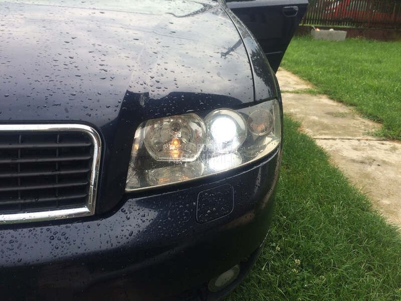 Xenon farovi orginal za Audi A4