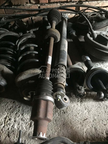 Poluosovine za Dacia Sandero