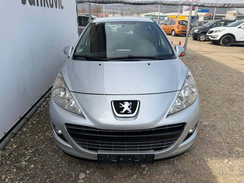 Peugeot 207 2012 photo 5