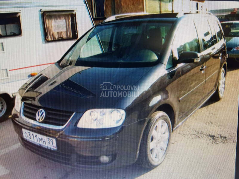 Volkswagen Touran 2004. god. - kompletan auto u delovima
