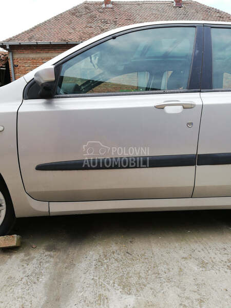 Stiglo vrata za Fiat Stilo od 2000. do 2004. god.