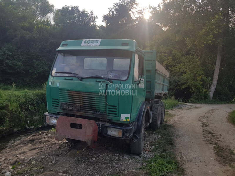 FAP 2226 kamion u delovima