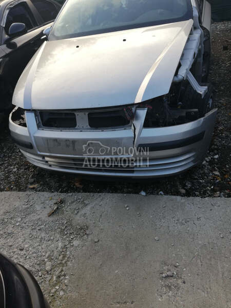 Stiglo prednji branik za Fiat Stilo od 2000. do 2004. god.