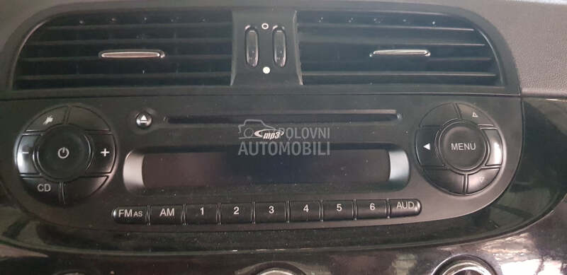 CD plejer za Fiat 500