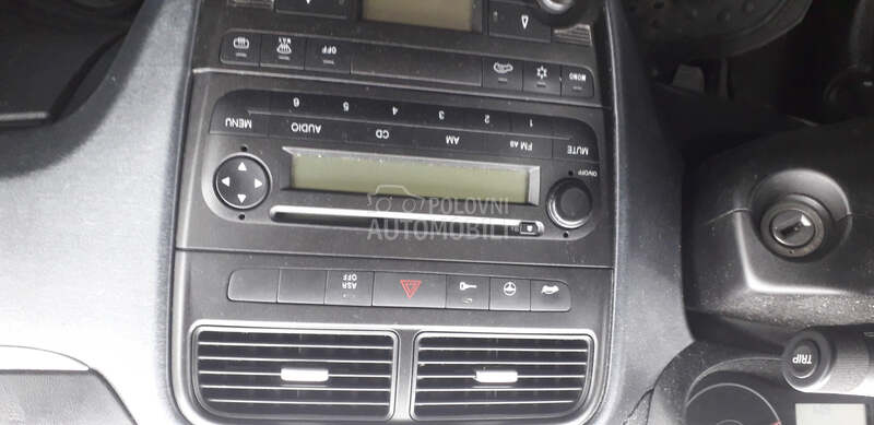 radio cd fabricki za Fiat Grande Punto
