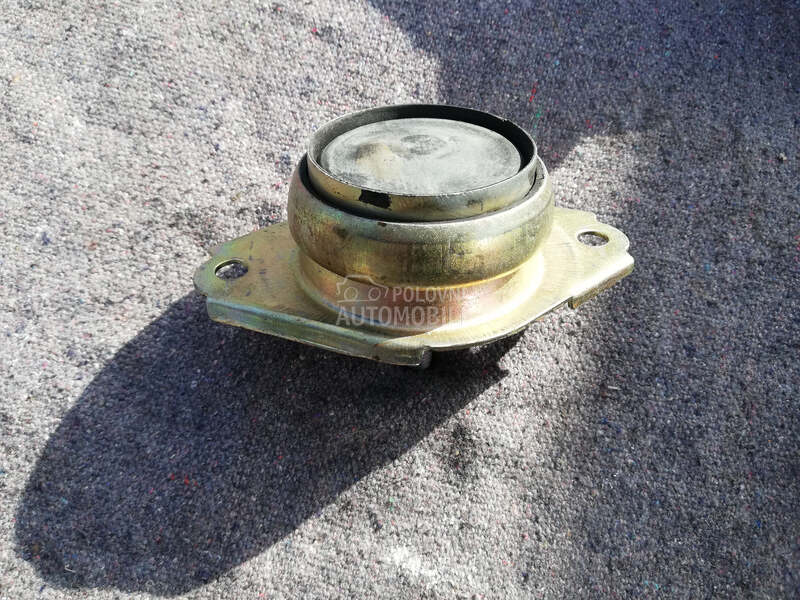 Nosac menjaca za Ford Escort od 1995. do 2000. god.
