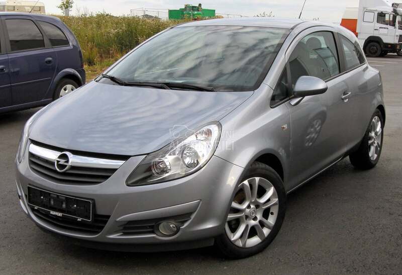Opel Corsa D -  kompletan auto u delovima
