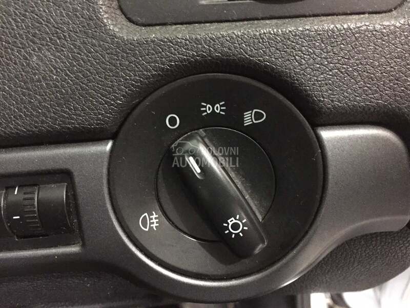 PREKIDAC SVETLA za Škoda Octavia