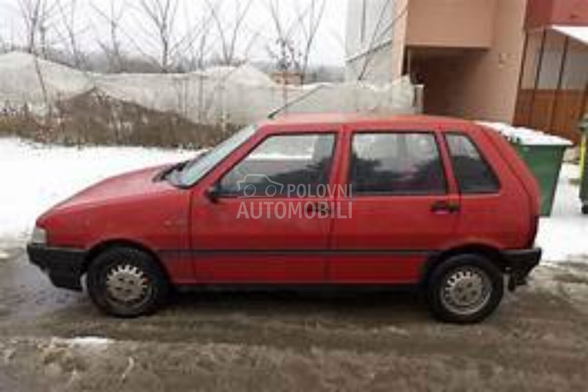 Fiat Uno 1992. god. -  kompletan auto u delovima