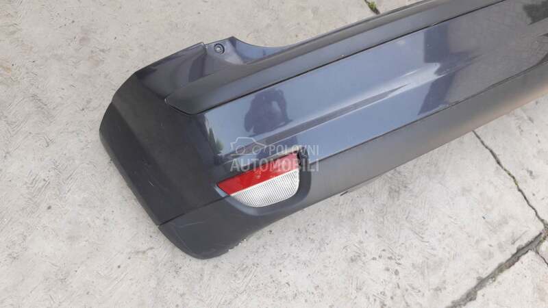 branik za Ford Focus od 2005. do 2010. god.