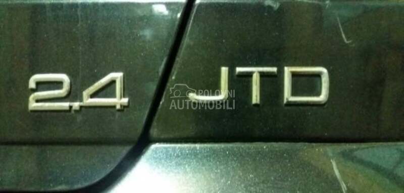 Znak na limariji za Alfa Romeo 156